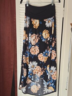 Apt. 9 Black Maxi Skirt with Peach and Blue Floral Print